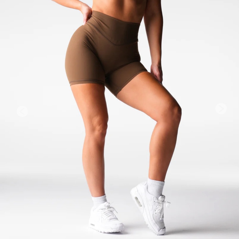 NVGTN Espresso Effortless Short